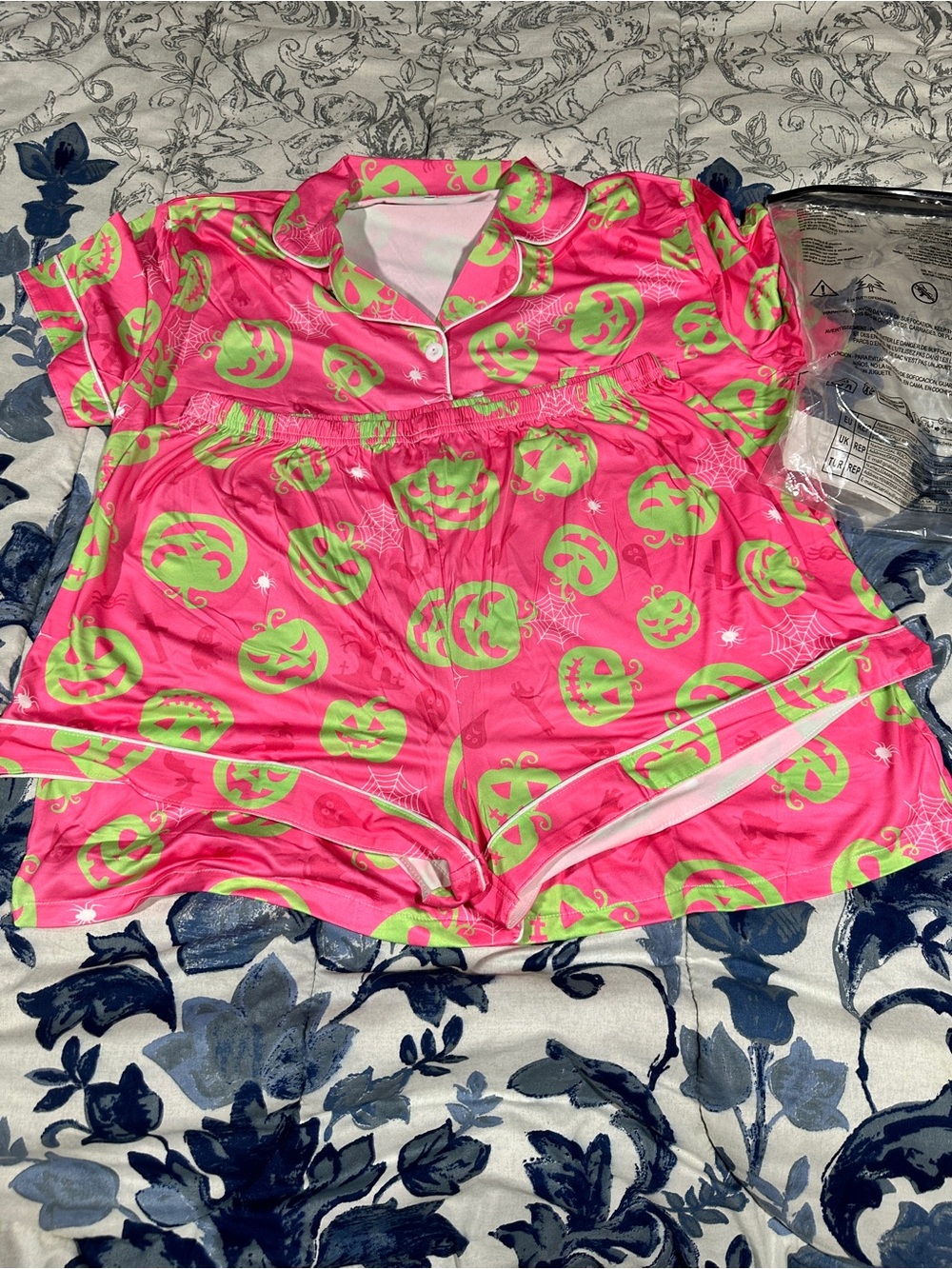 XXL Women's Pink & Neon Green Pumpkin Short Pajama Set